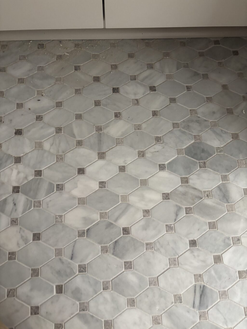 Discover the latest trends in hardwood, stone, and custom bathroom design. Legacy Interior Services offers expert material selection and free estimates for your home remodel.