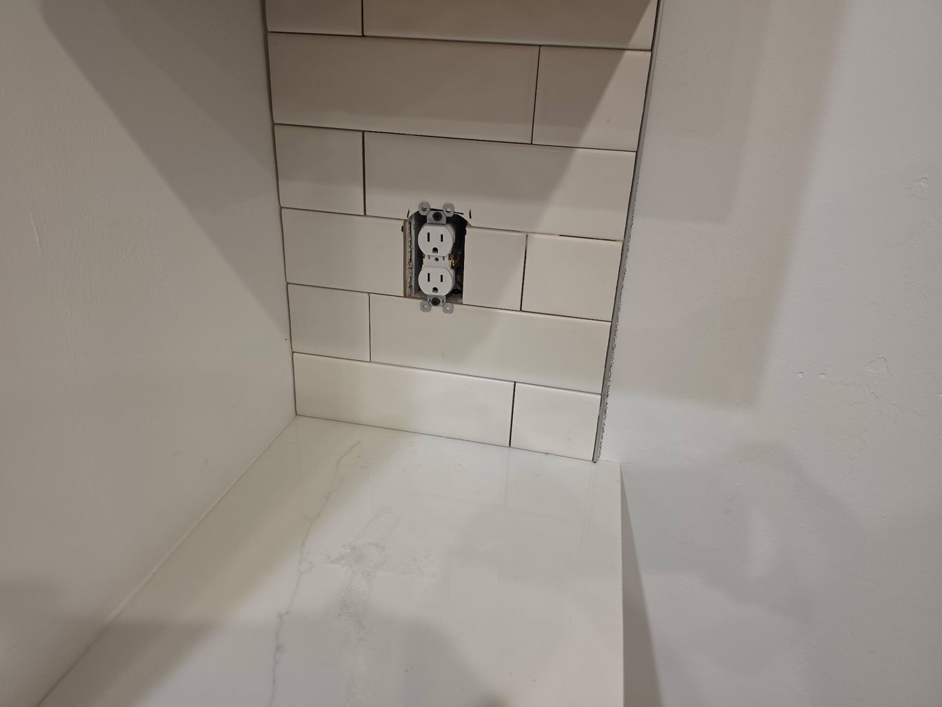 Install Outlet Around a Back Splash 